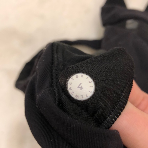Lululemon Racerback Sports Bra Black size 4 - Picture 6 of 6